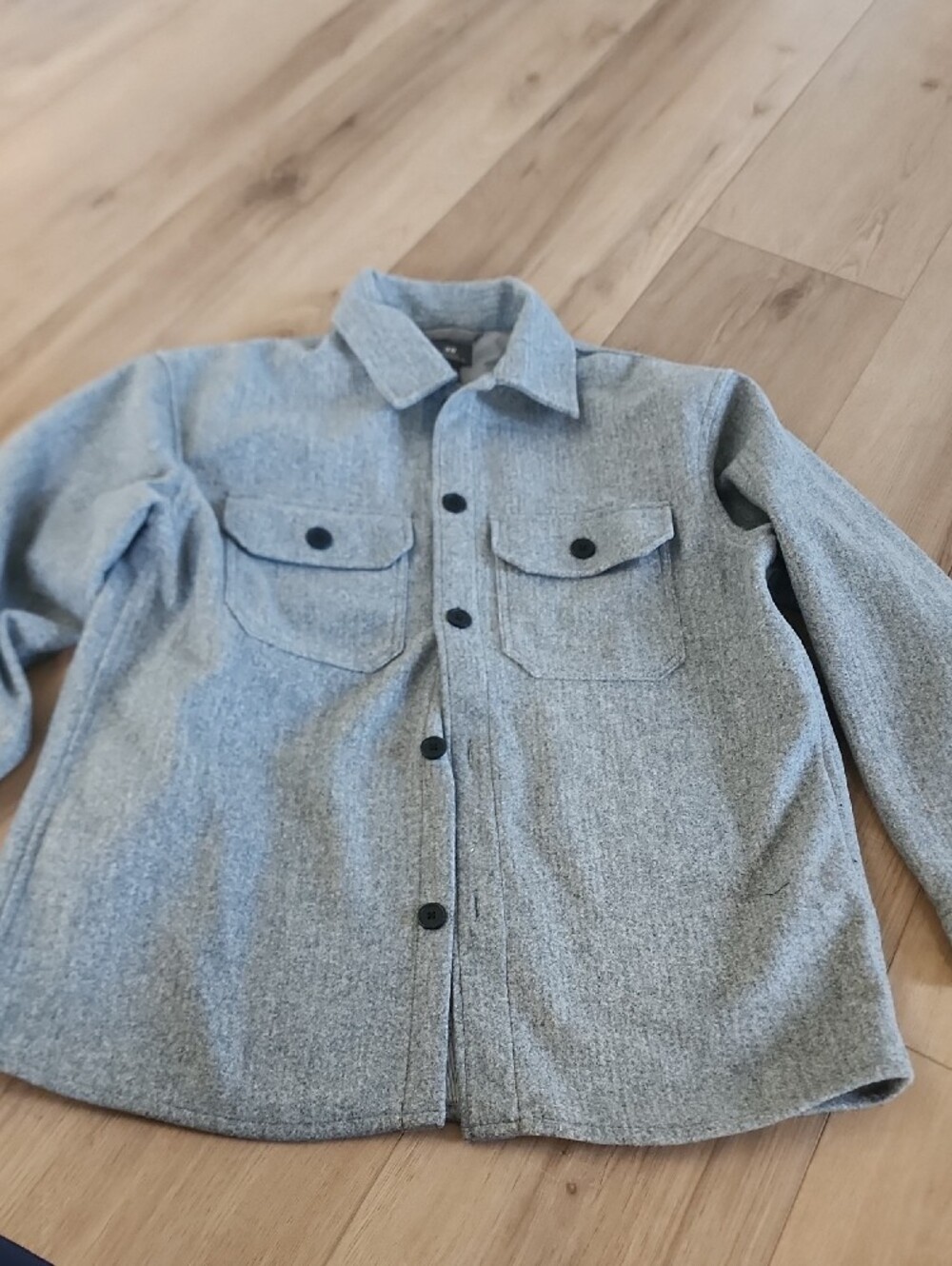 H&M Grey Button-Front Lightweight Shacket - Picture 4 of 6